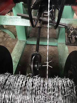 Double Strands Barbed Wire Mesh Machine/Barbed Wire Making Machine