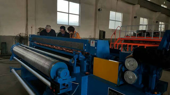 China Full Automatic Chicken Mesh Welded Wire Mesh Machine Factory