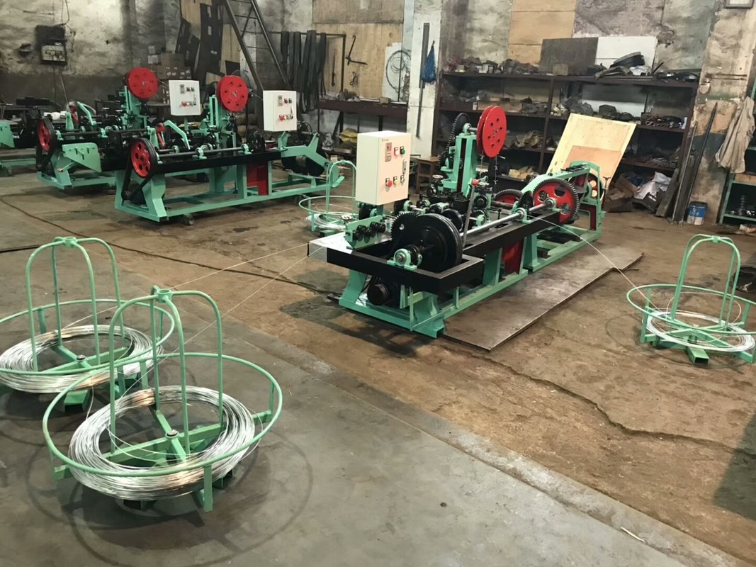 Best Price and High Speed CS-C Type Positive and Negative Twist Barbed Wire Machine