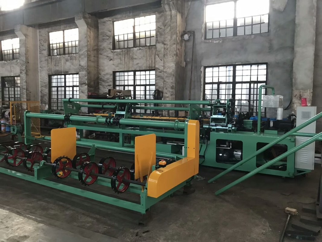 3m width Single Wire Fully Automatic Chain Link Fence Making Machine to Kenya market
