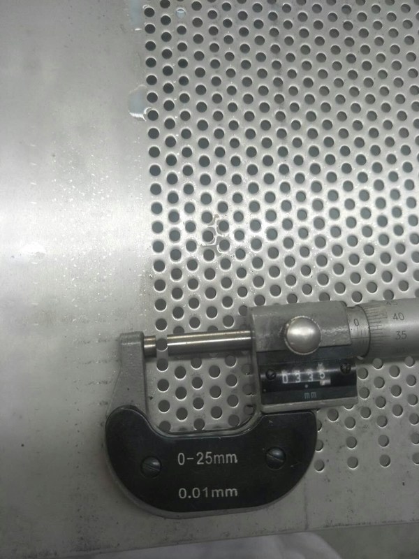 High Quality Stainless Steel Perforated Metal Sheet for Ceiling/Decoration/Filtration/Sieve