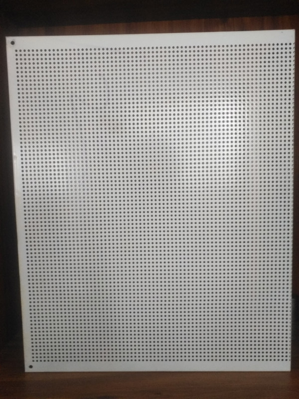China Manufacturer Perforated Soundproof and Fireproof Aluminum Metal Roof Profile Clip-in Ceiling